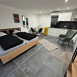 Apartamento Tee - Time - Und Kirsch - Kiste